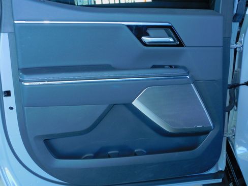 Used 2024 GMC Sierra EV Denali image 23