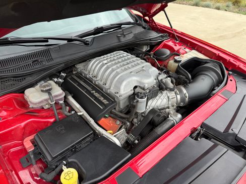 Used 2017 Dodge Challenger SRT Hellcat image 3