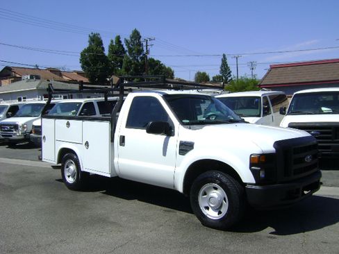 Used 2008 Ford F250 2WD Regular Cab Super Duty image 3