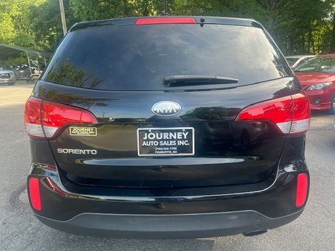 Used 2014 Kia Sorento FWD LX image 4