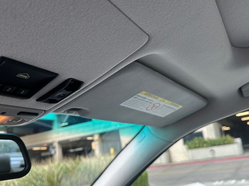 Used 2002 BMW 540i image 21