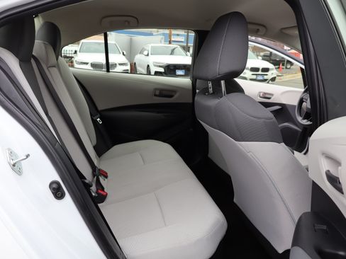 Used 2022 Toyota Corolla LE image 14
