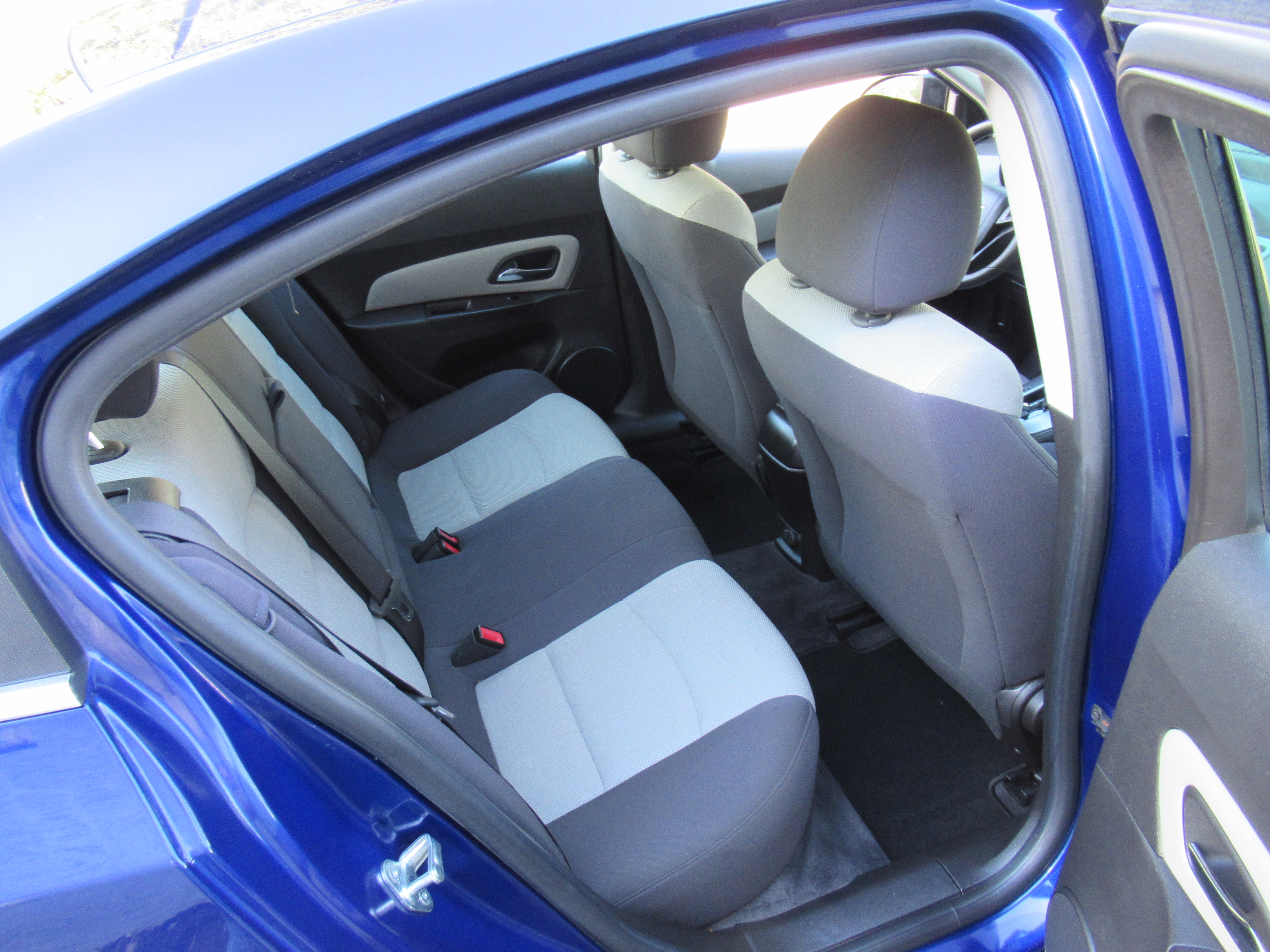 Used 2012 Chevrolet Cruze LS FWD image 17