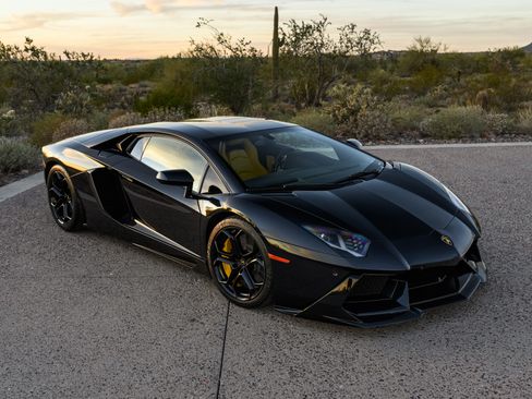 Used 2013 Lamborghini Aventador LP 700-4 image 3