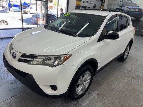 Used 2015 Toyota RAV4 LE image 2