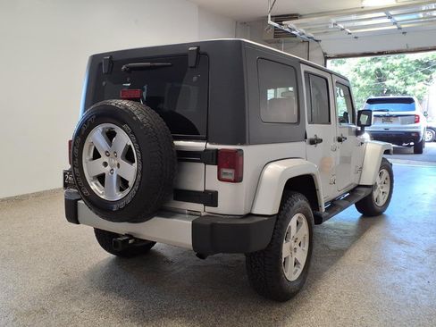 Used 2008 Jeep Wrangler Unlimited Sahara AWD/4WD image 4