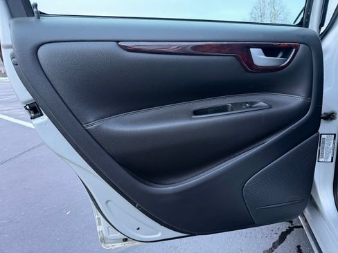 Used 2006 Volvo V70 2.4 image 54