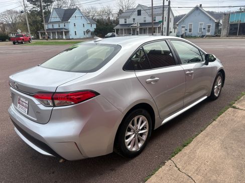 Used 2020 Toyota Corolla LE image 7
