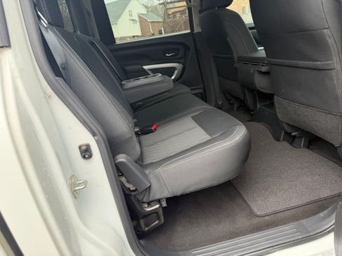 Used 2018 Nissan Titan SV image 59