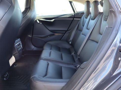 Used 2018 Tesla Model S 100D image 12
