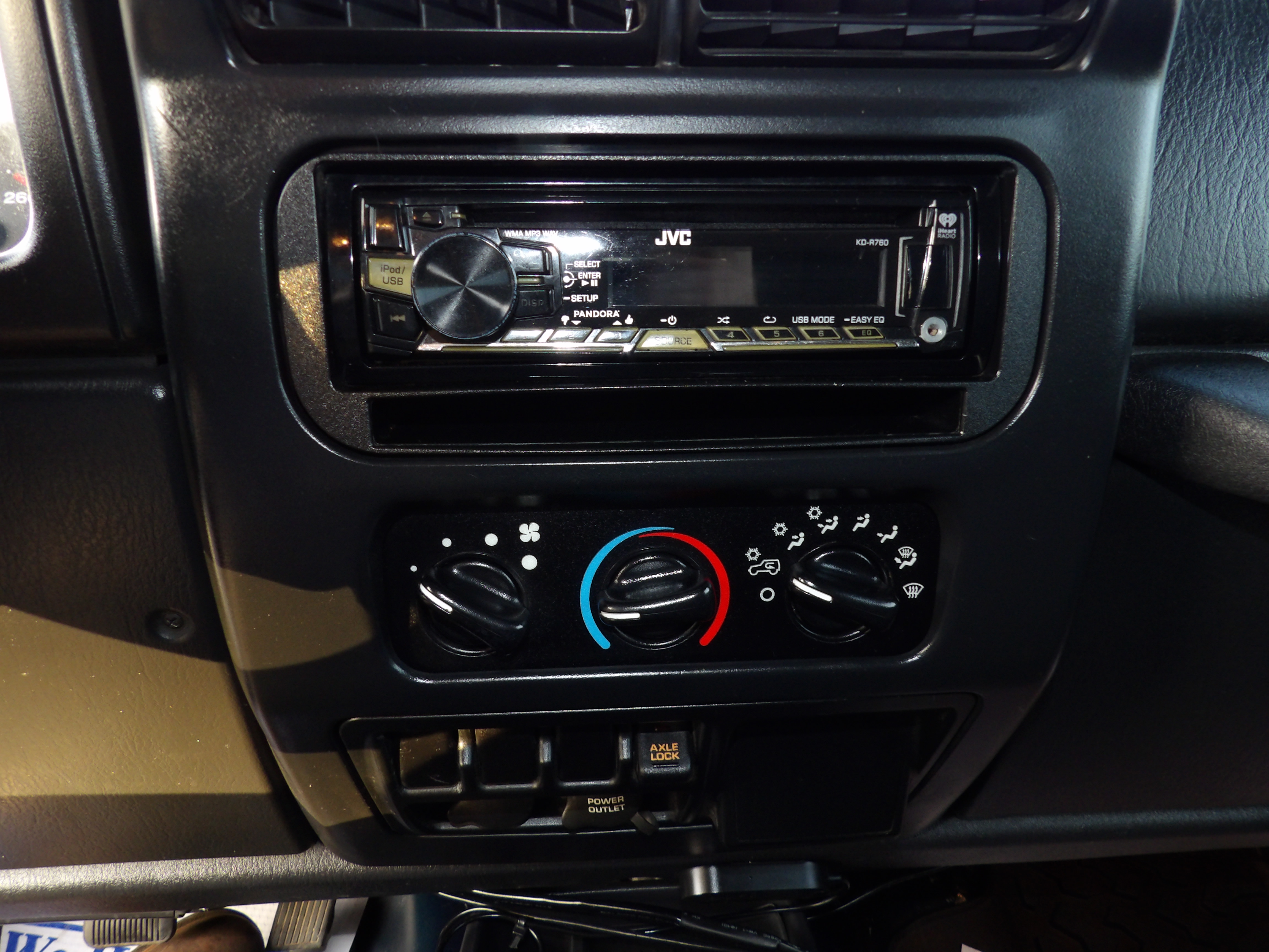 Used 2005 Jeep Wrangler 4WD Rubicon image 8
