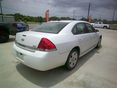 Used 2011 Chevrolet Impala LS FWD image 4
