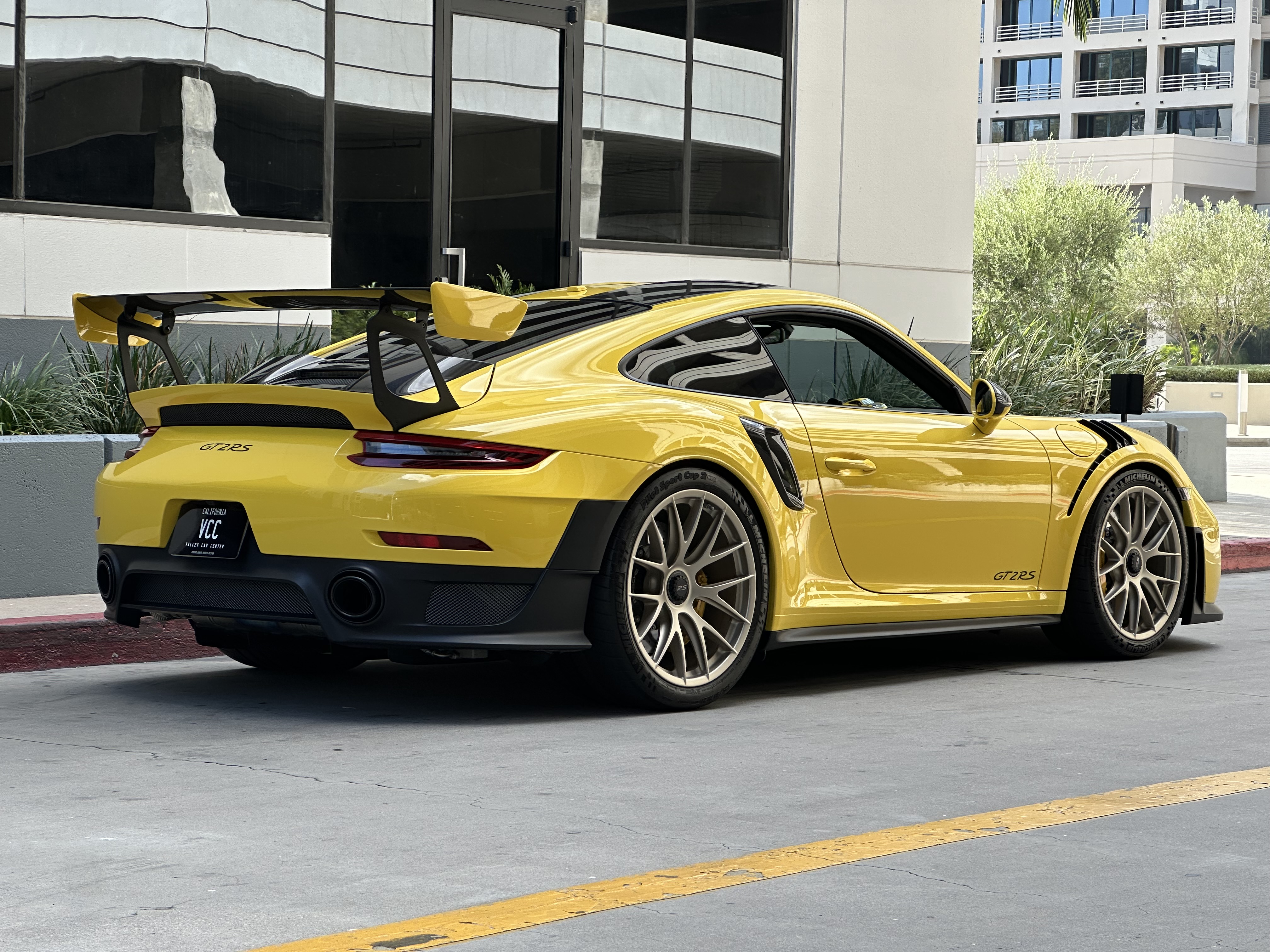 Used 2018 Porsche 911 GT2 RS Coupe RWD image 9