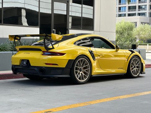 Used 2018 Porsche 911 GT2 RS Coupe RWD image 9