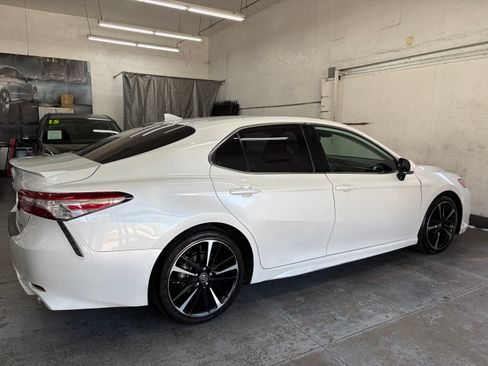 Used 2020 Toyota Camry XSE FWD image 5