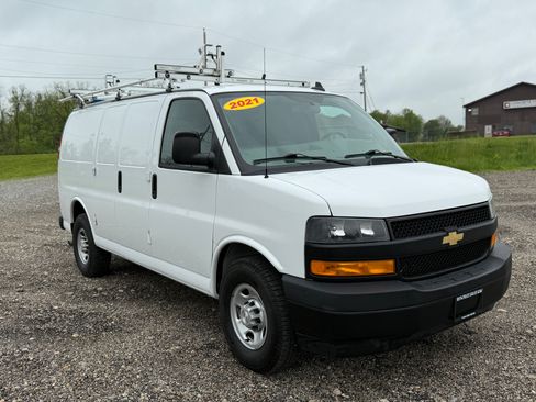 Used 2021 Chevrolet Express 3500 image 1