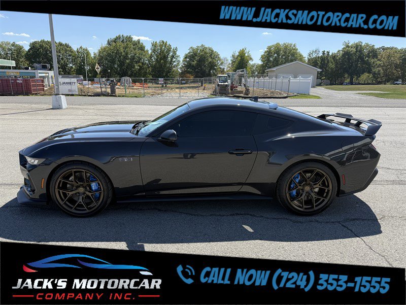 Used 2024 Ford Mustang GT RWD image 3