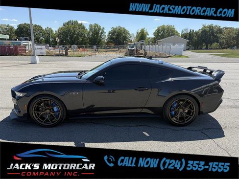 Used 2024 Ford Mustang GT Premium image 3