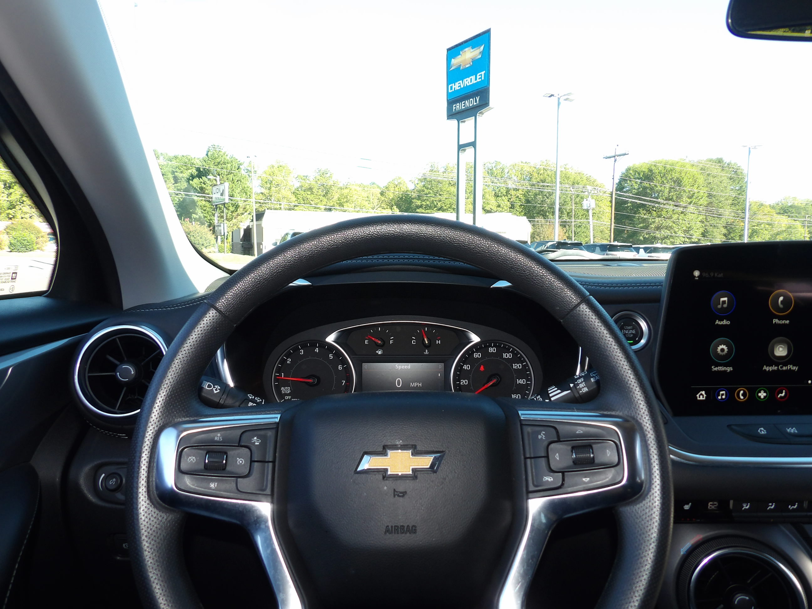 Used 2025 Chevrolet Blazer FWD LT w/ 2LT image 2