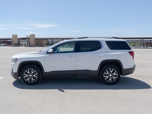 Used 2021 GMC Acadia SLE image 2