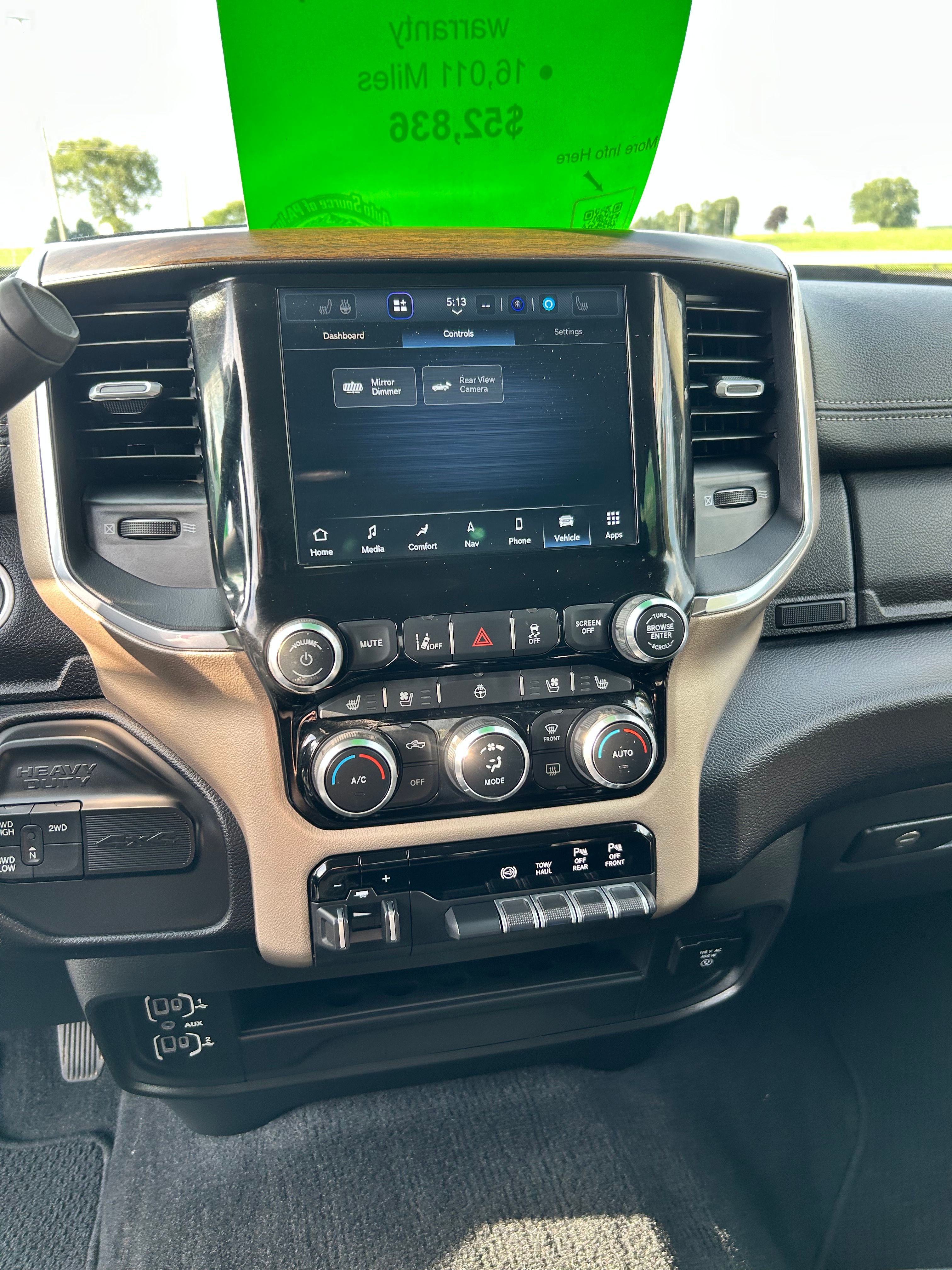 Used 2024 RAM 2500 4x4 Crew Cab Laramie image 44