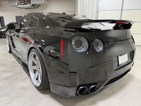 Used 2009 Nissan GT-R Premium AWD/4WD image 7