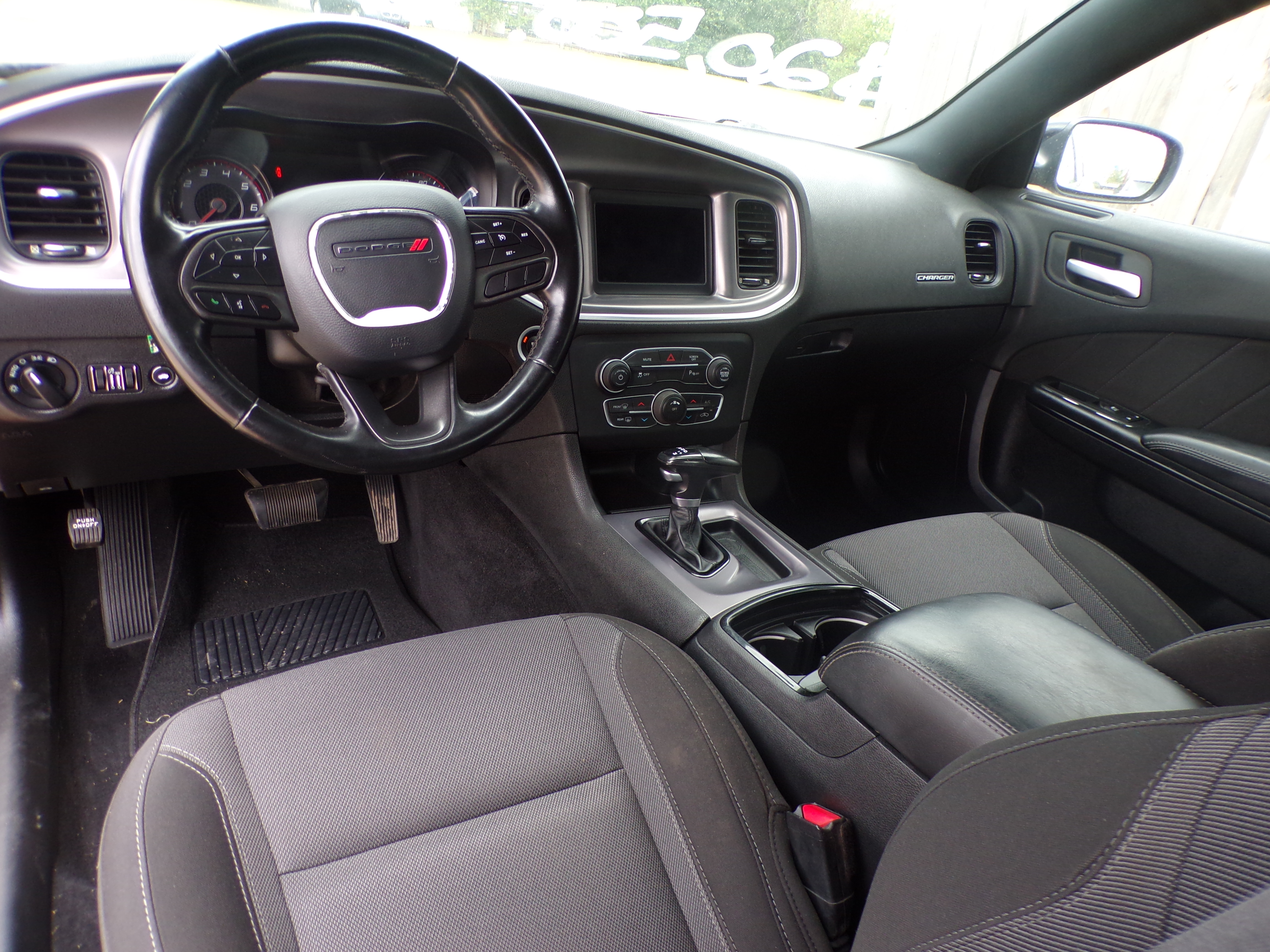 Used 2020 Dodge Charger SXT RWD image 8