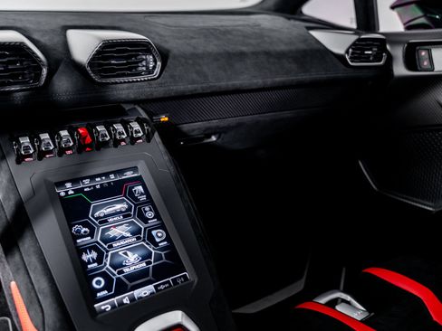 Used 2023 Lamborghini Huracan STO image 12