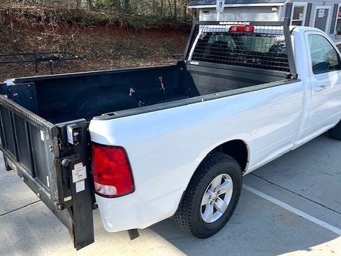 Used 2017 RAM 1500 SLT image 11