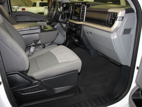 Used 2024 Ford F350 4x4 Crew Cab DRW Super Duty image 18