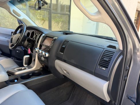 Used 2013 Toyota Sequoia Limited image 30