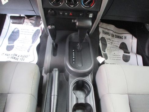 Used 2008 Jeep Wrangler X image 8
