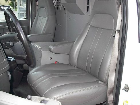 Used 2021 Chevrolet Express 3500 UNAVAIL RWD image 11