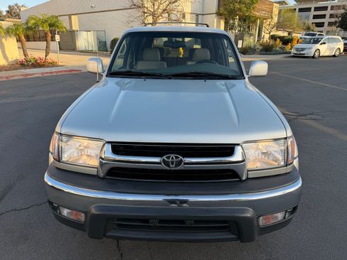 Used 2002 Toyota 4Runner SR5 image 11