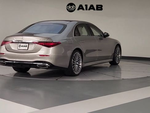 Used 2022 Mercedes-Benz S 500 image 8