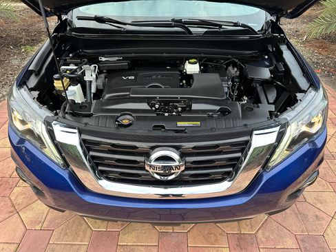 Used 2017 Nissan Pathfinder 4WD image 10