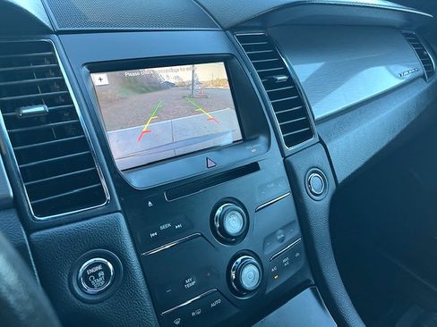 Used 2017 Ford Taurus SEL image 31