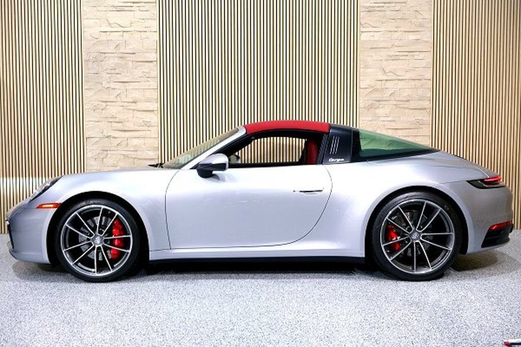 Used 2021 Porsche 911 Targa 4S AWD/4WD image 2