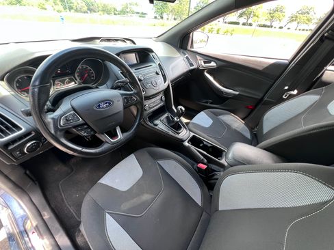 Used 2018 Ford Focus ST Hatchback FWD image 13