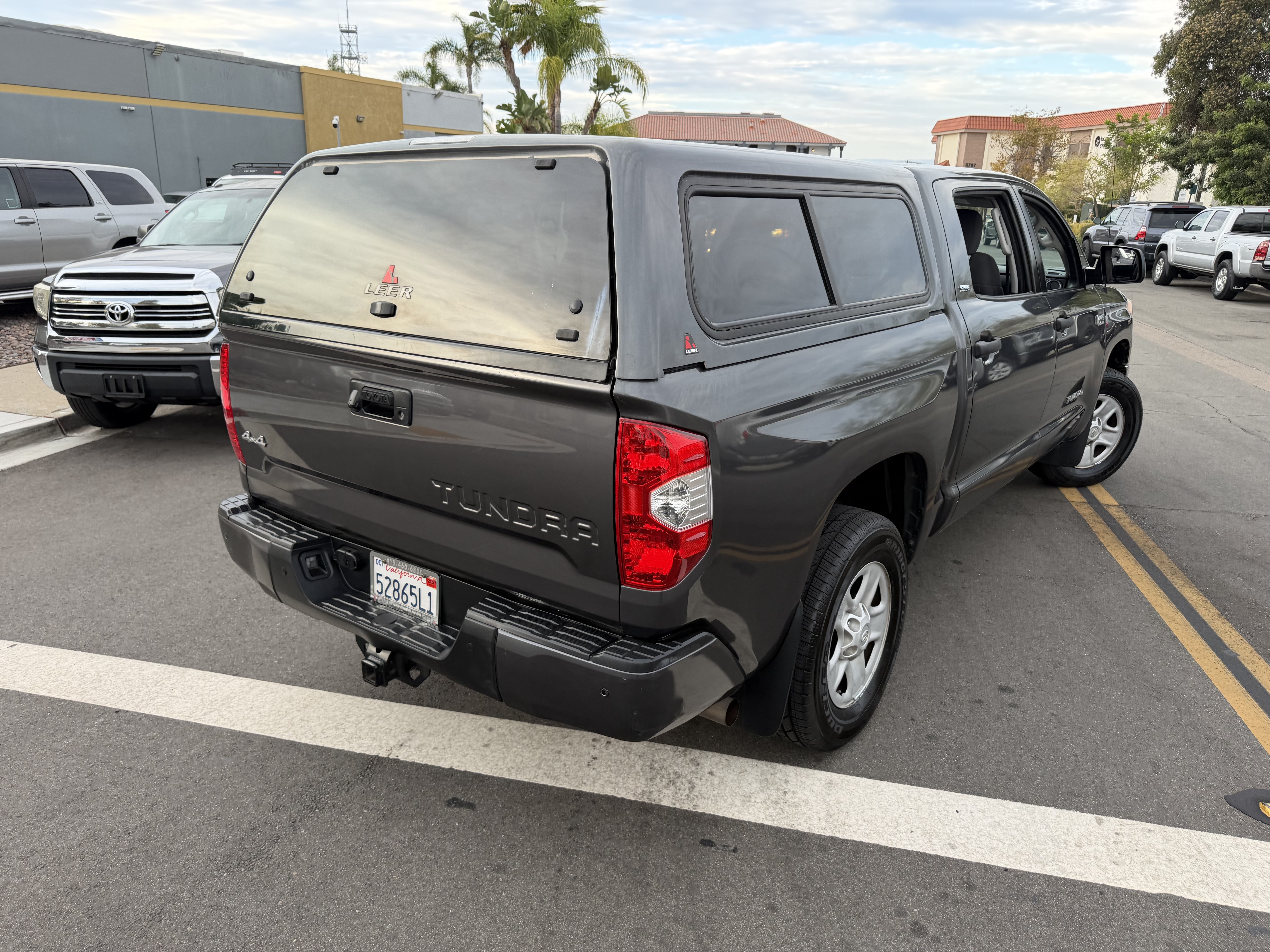 Used 2017 Toyota Tundra 4x4 CrewMax SR5 image 9
