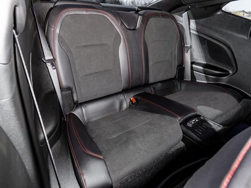 Used 2019 Chevrolet Camaro ZL1 Coupe RWD image 12
