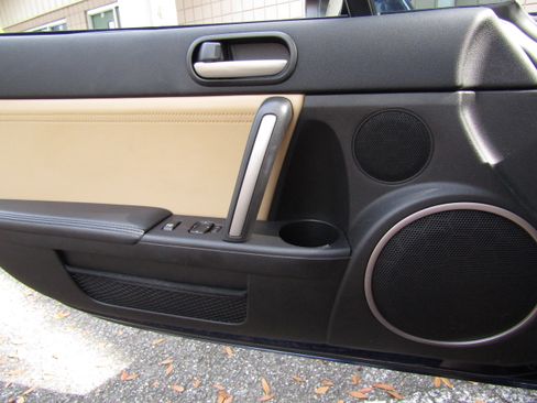 Used 2011 MAZDA MX-5 Miata Grand Touring image 18