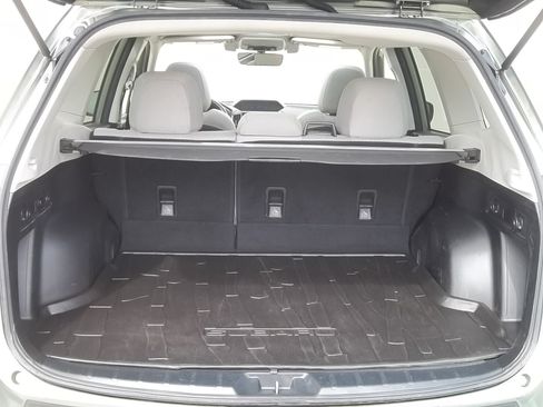 Used 2020 Subaru Forester Premium image 11