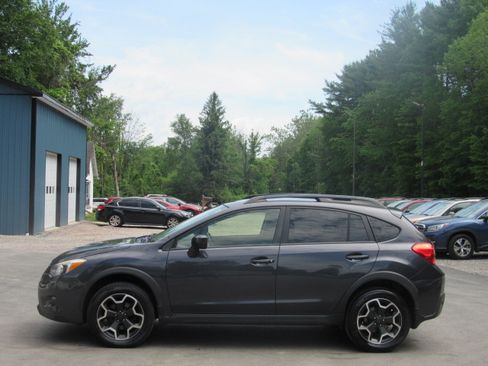 Used 2015 Subaru XV Crosstrek 2.0i Premium AWD/4WD image 3