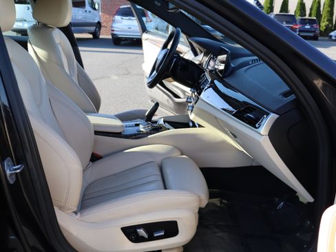 Used 2017 BMW 540i xDrive AWD/4WD image 15