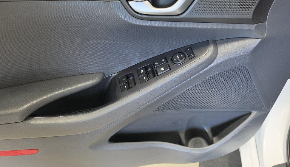 Used 2018 Hyundai Ioniq Hybrid Blue FWD image 7