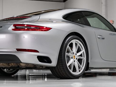 Used 2019 Porsche 911 Carrera S Coupe RWD image 32