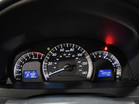 Used 2013 Toyota Camry SE image 22
