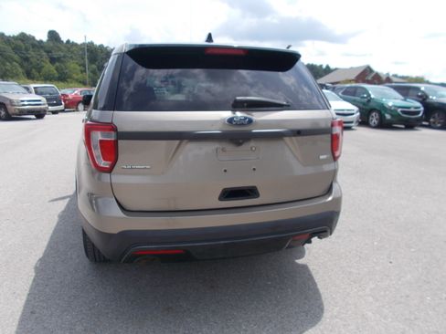 Used 2017 Ford Explorer 4WD Police Interceptor image 3