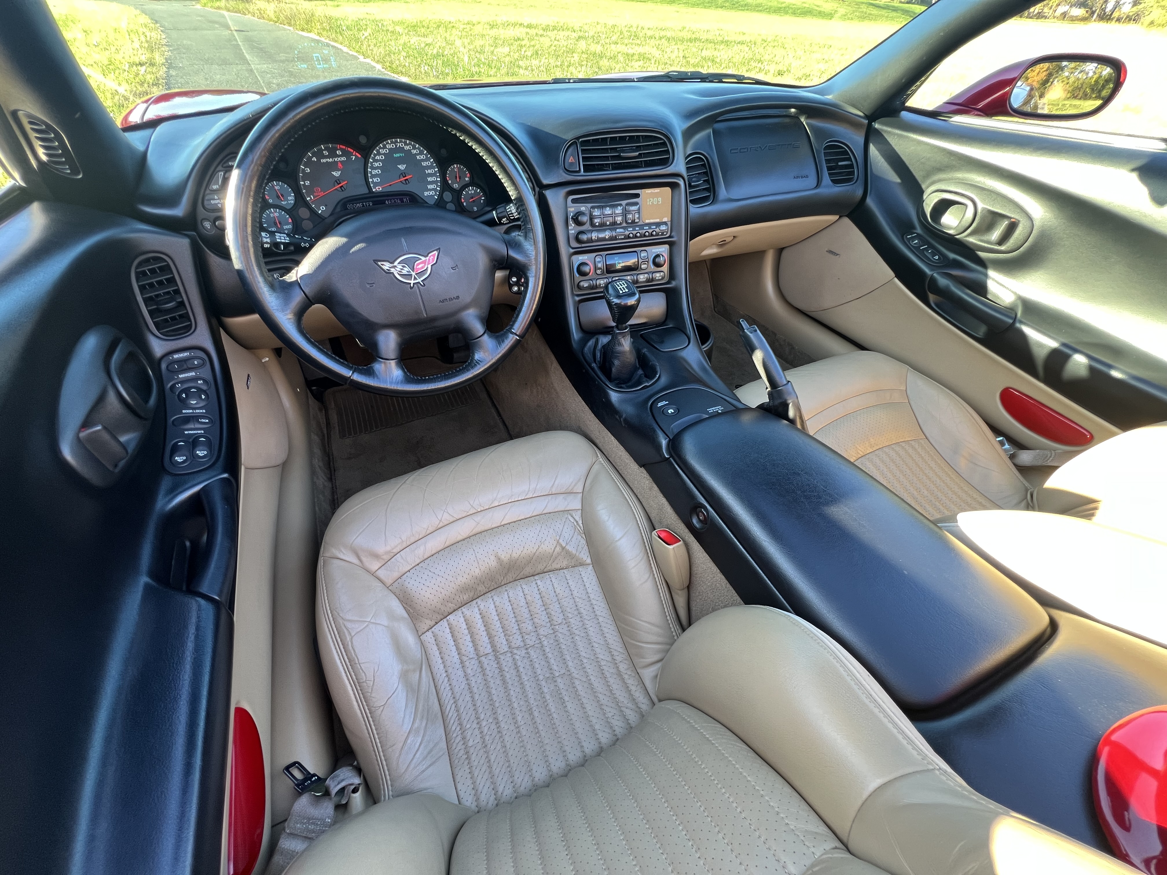 Used 2001 Chevrolet Corvette Convertible RWD image 8